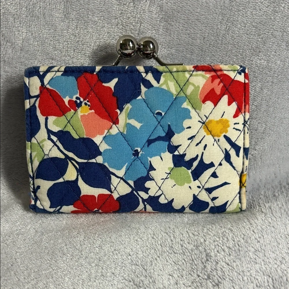 VERA BRADLEY Retired Pattern “Summer Cottage” Kisslock Wallet